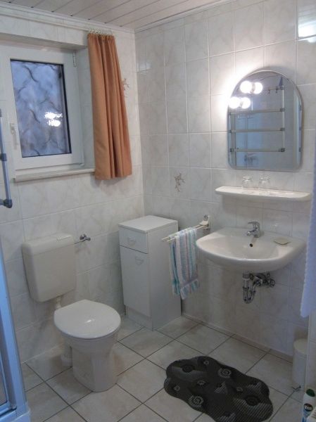 Dusche & WC kleine Wohnung