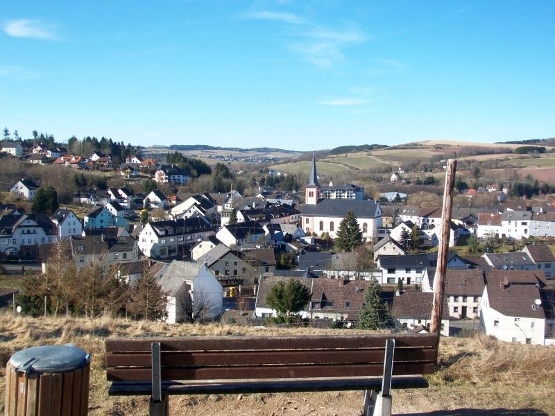 Blick vom Panoramaweg auf Stadtkyll