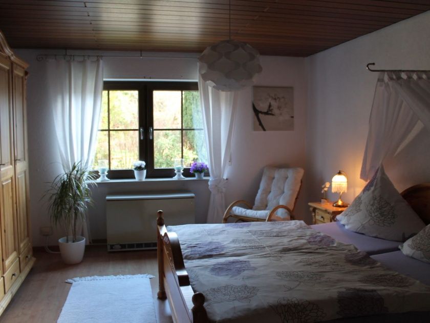 Schlafzimmer mit Allergiker-gerechten Betten