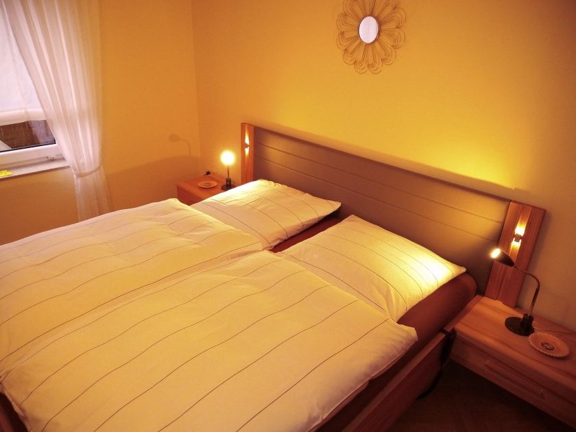 gemütliches Schlafzimmer mit Boxspring Matratzen