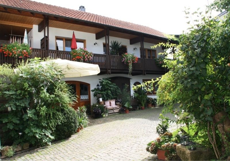 Weingut & Gästehaus