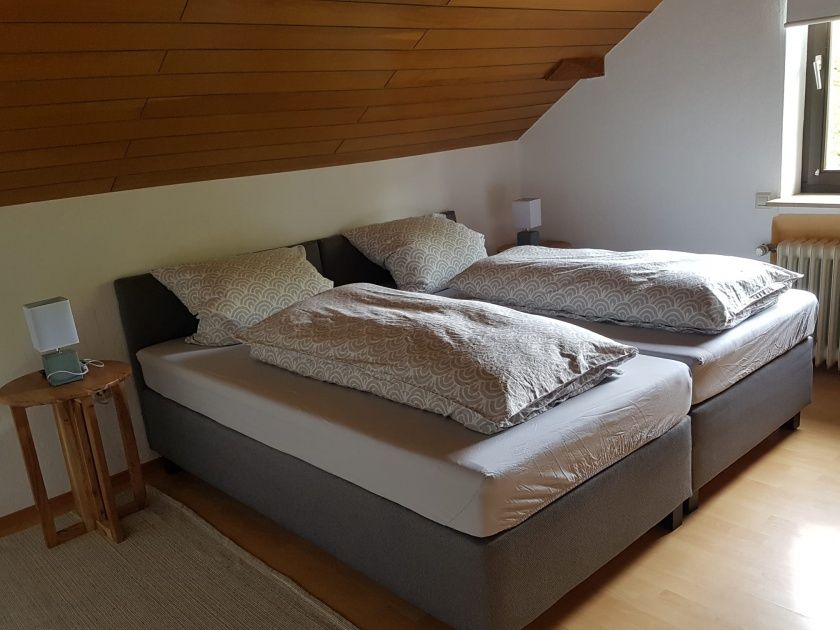 Schlafzimmer 1