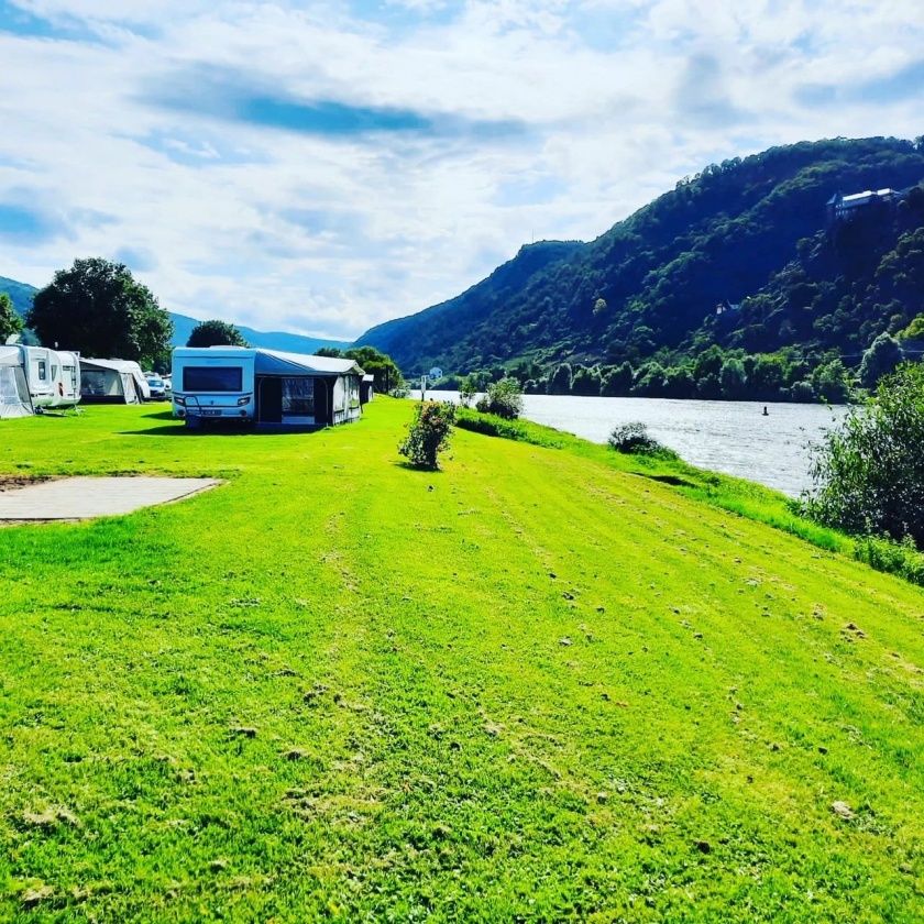 Camping Burgen - Campingplatz an der Mosel