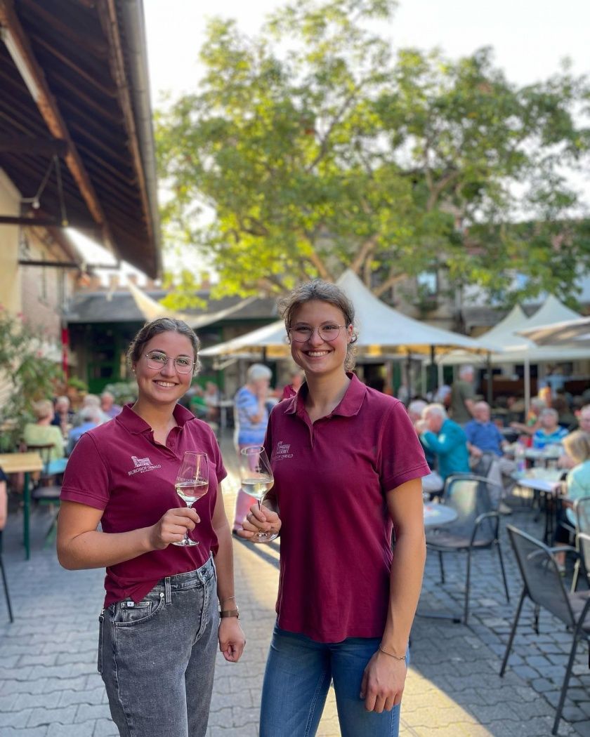 Weingut und Gästehaus Burghof Oswald